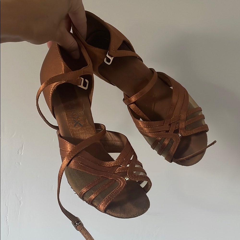 Elegant Brown Strappy Women's Shoes